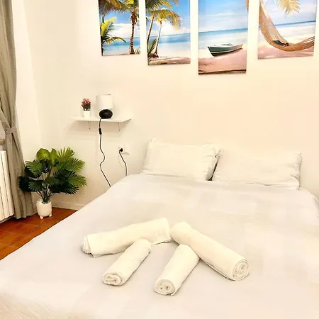 Golden Star Apartment